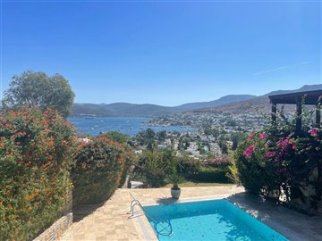 expansive-detached-villa-with-stunning-sea-vi