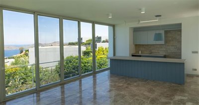 newly-renovated-resale-opportunity-villa-with