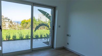 newly-renovated-resale-opportunity-villa-with