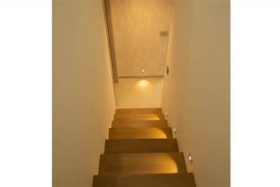 newly-renovated-resale-opportunity-villa-with