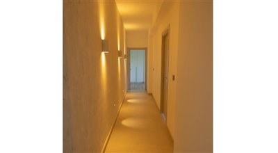 newly-renovated-resale-opportunity-villa-with