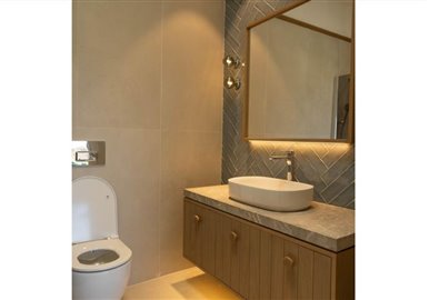 newly-renovated-resale-opportunity-villa-with