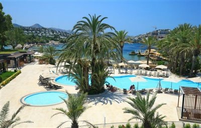 residence-apartments-with-private-beach-socia