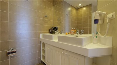 3-bedroom-garden-floor-apartment-residence-wi