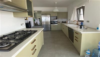 detached-villa-with-sea-views-on-secure-compl