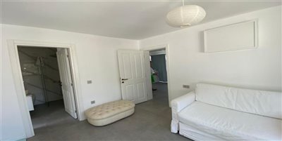 detached-villa-with-sea-views-on-secure-compl