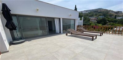 detached-villa-with-sea-views-on-secure-compl