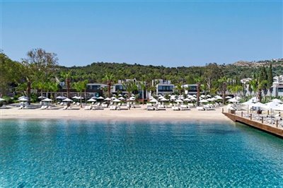 22-exclusive-residence-villas-with-sea-views-