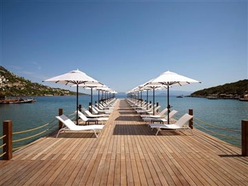 22-exclusive-residence-villas-with-sea-views-