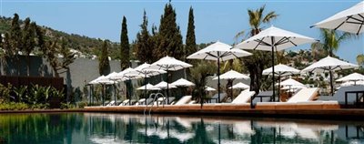 22-exclusive-residence-villas-with-sea-views-