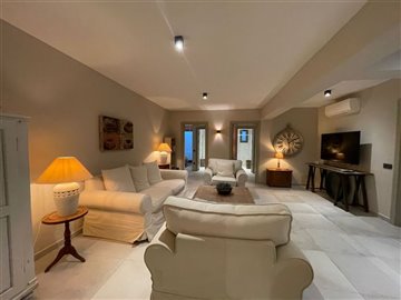 luxury-modern-5-bedroom-2-kitchen-2-lounges-v