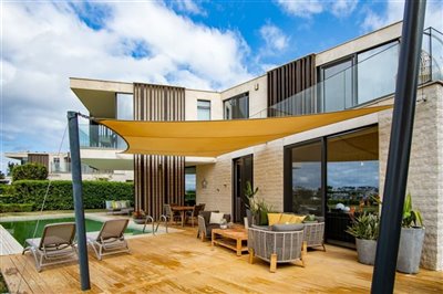 5-bedroom-2-lounge-expansive-villa-with-studi