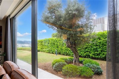 5-bedroom-2-lounge-expansive-villa-with-studi