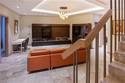 5-bedroom-2-lounge-expansive-villa-with-studi