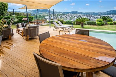 5-bedroom-2-lounge-expansive-villa-with-studi