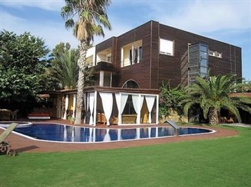 2500-sqm-private-beach-front-21-bedroom-villa