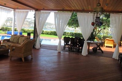 2500-sqm-private-beach-front-21-bedroom-villa