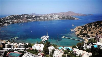 2500-sqm-private-beach-front-21-bedroom-villa