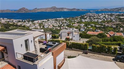 luxury-modern-triplex-detached-villa-sea-view