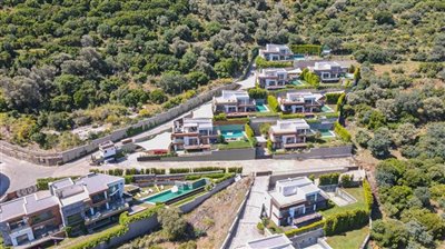 luxury-modern-triplex-detached-villa-sea-view