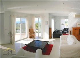 Image No.3-Villa de 4 chambres à vendre à Agios Georgios
