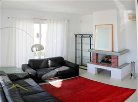 Image No.4-Villa de 4 chambres à vendre à Agios Georgios