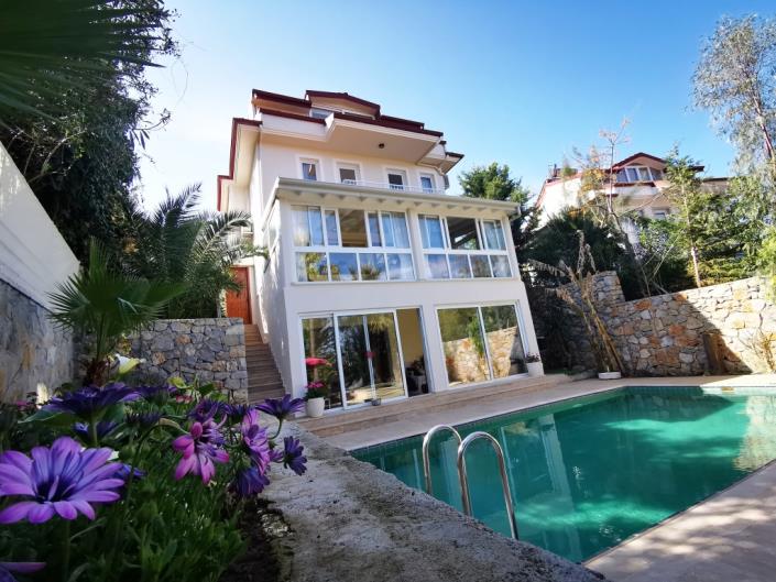 Image No.1-5 Bed Villa for sale