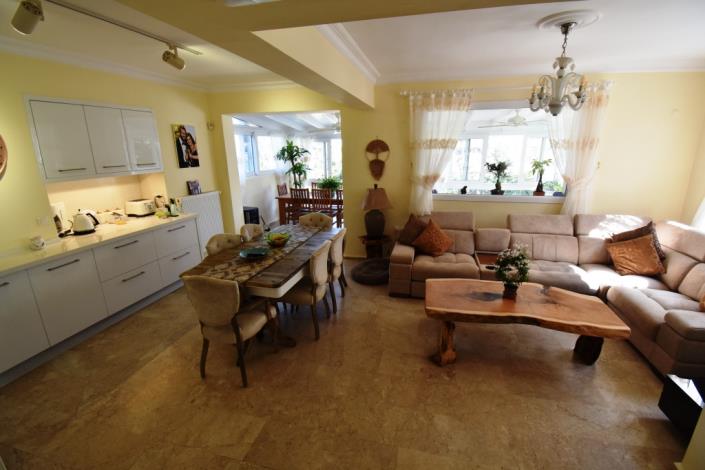 Image No.3-5 Bed Villa for sale