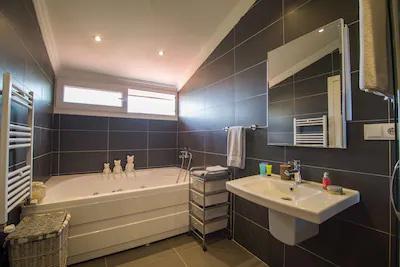 Image No.25-5 Bed Villa for sale