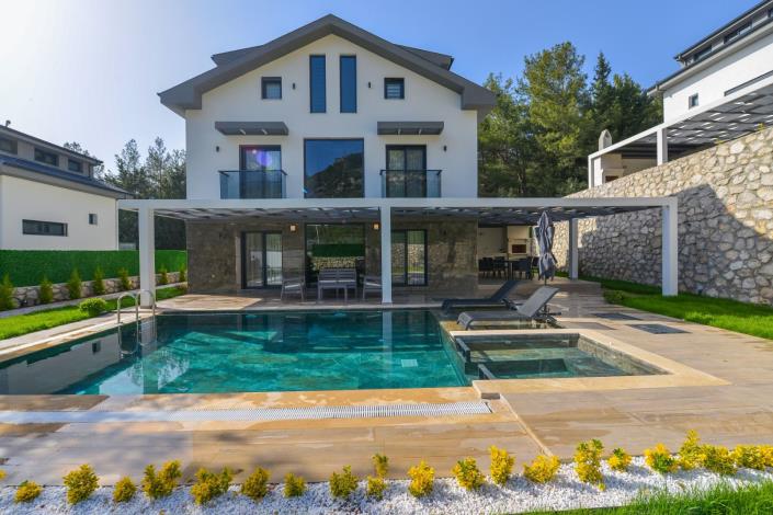 Image No.2-4 Bed Villa for sale