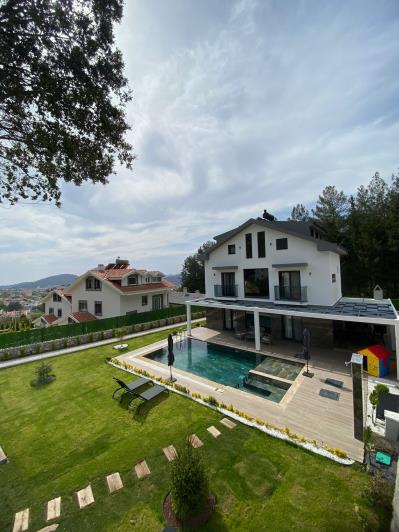 Image No.1-4 Bed Villa for sale