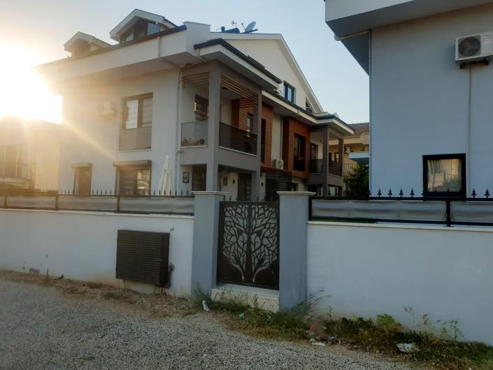 Image No.1-4 Bed Villa for sale