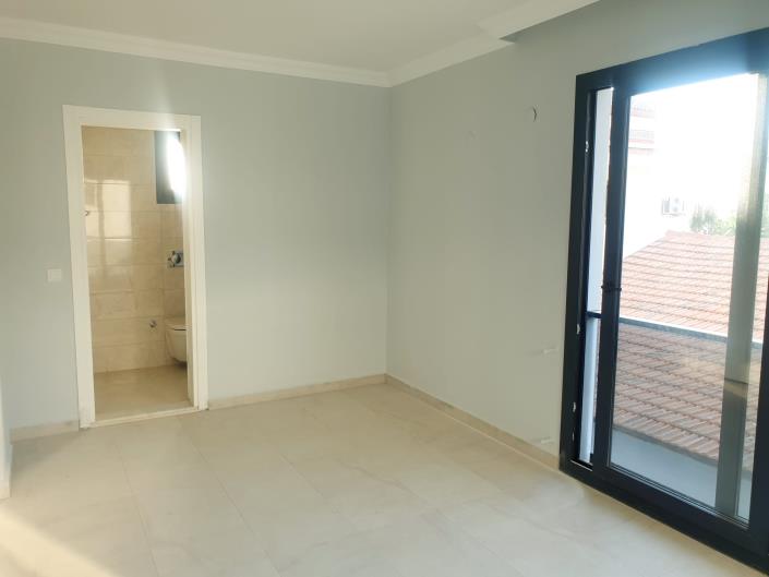 Image No.10-4 Bed Villa for sale