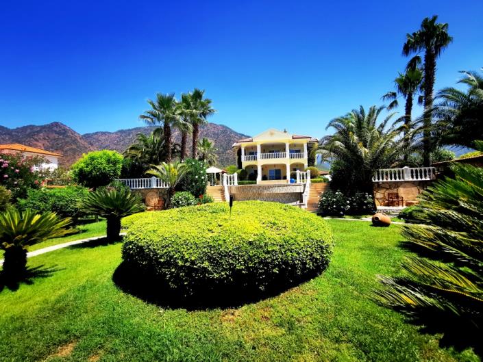 Image No.1-6 Bed Villa for sale