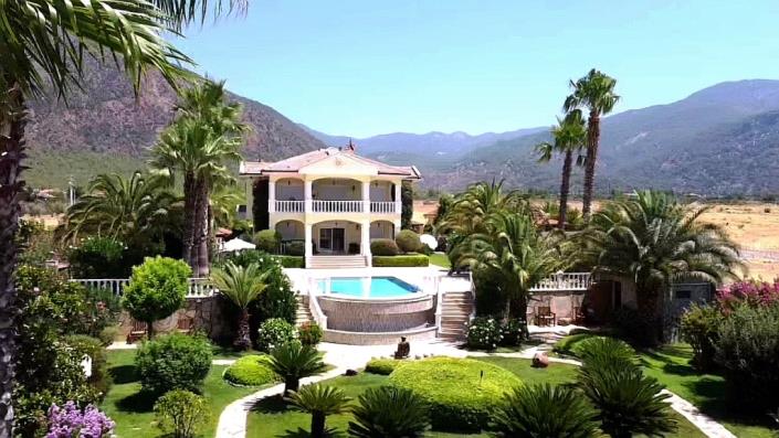 Image No.2-6 Bed Villa for sale