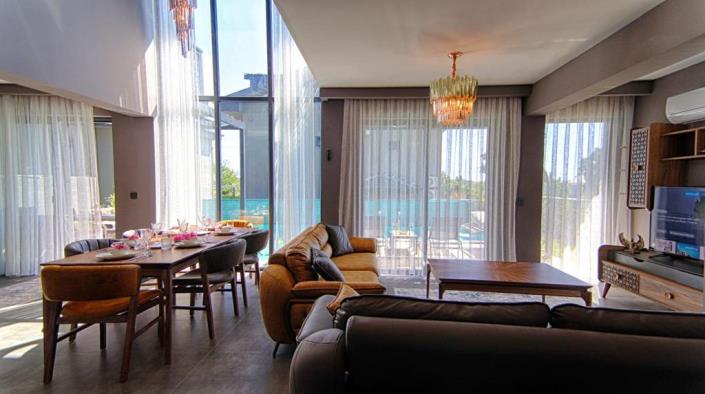 Image No.7-3 Bed Villa for sale