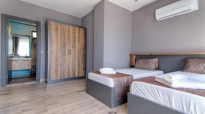 Image No.12-3 Bed Villa for sale