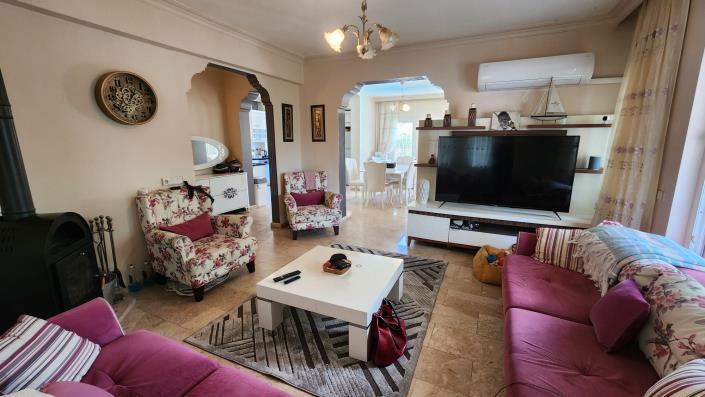 Image No.11-Villa de 7 chambres à vendre à Uzumlu