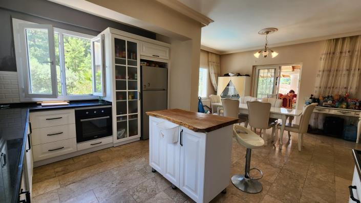 Image No.10-Villa de 7 chambres à vendre à Uzumlu