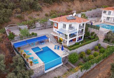 5 Bed Villa for sale