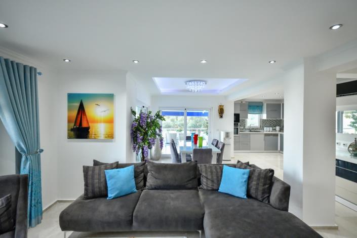 Image No.10-5 Bed Villa for sale