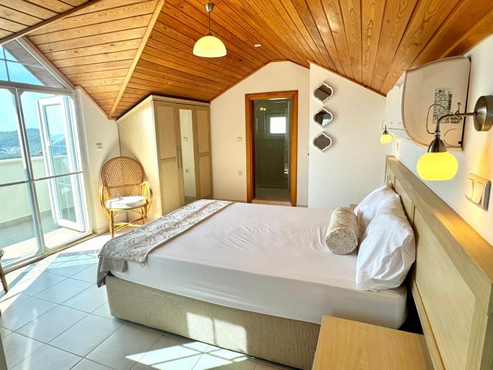 Image No.9-5 Bed Villa for sale