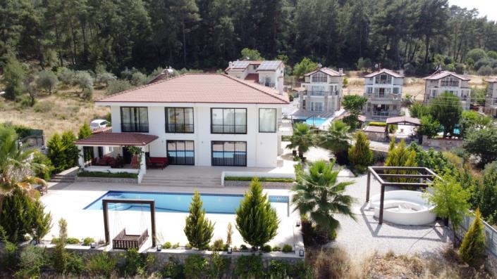 Image No.2-5 Bed Villa for sale