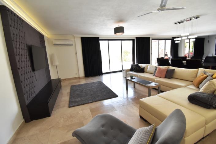 Image No.8-5 Bed Villa for sale