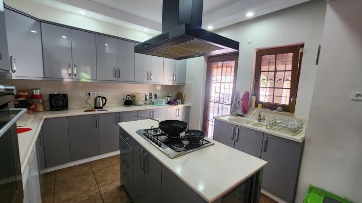 Image No.6-5 Bed Villa for sale