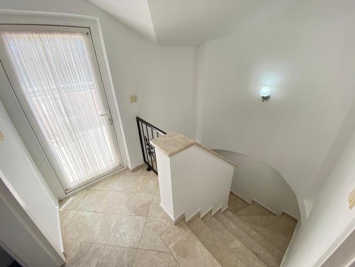 Image No.17-3 Bed Semi-Detached for sale