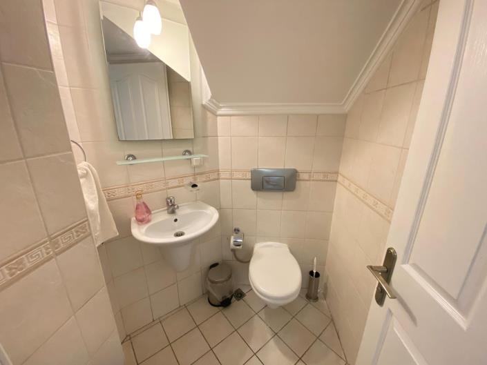 Image No.21-3 Bed Semi-Detached for sale