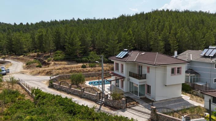 Image No.1-Villa de 4 chambres à vendre à Uzumlu