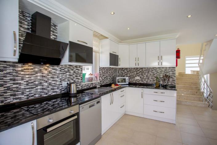 Image No.5-4 Bed Villa for sale