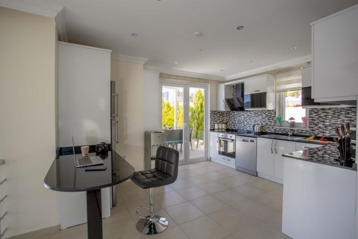 Image No.6-4 Bed Villa for sale